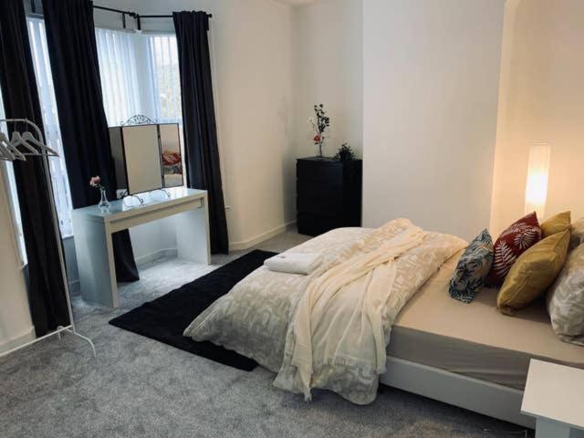 Modern & Luxurious Central Home - Free Parking ลิเวอร์พูล ภายนอก รูปภาพ